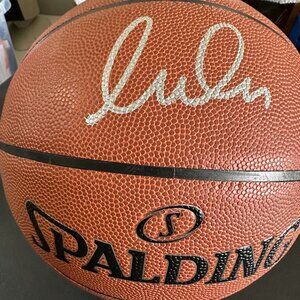 LUKA DONCIC SIGNED SPALDING AUTOGRAPHED BASKETBALL (MAVERICKS LAKERS) W/COA 888